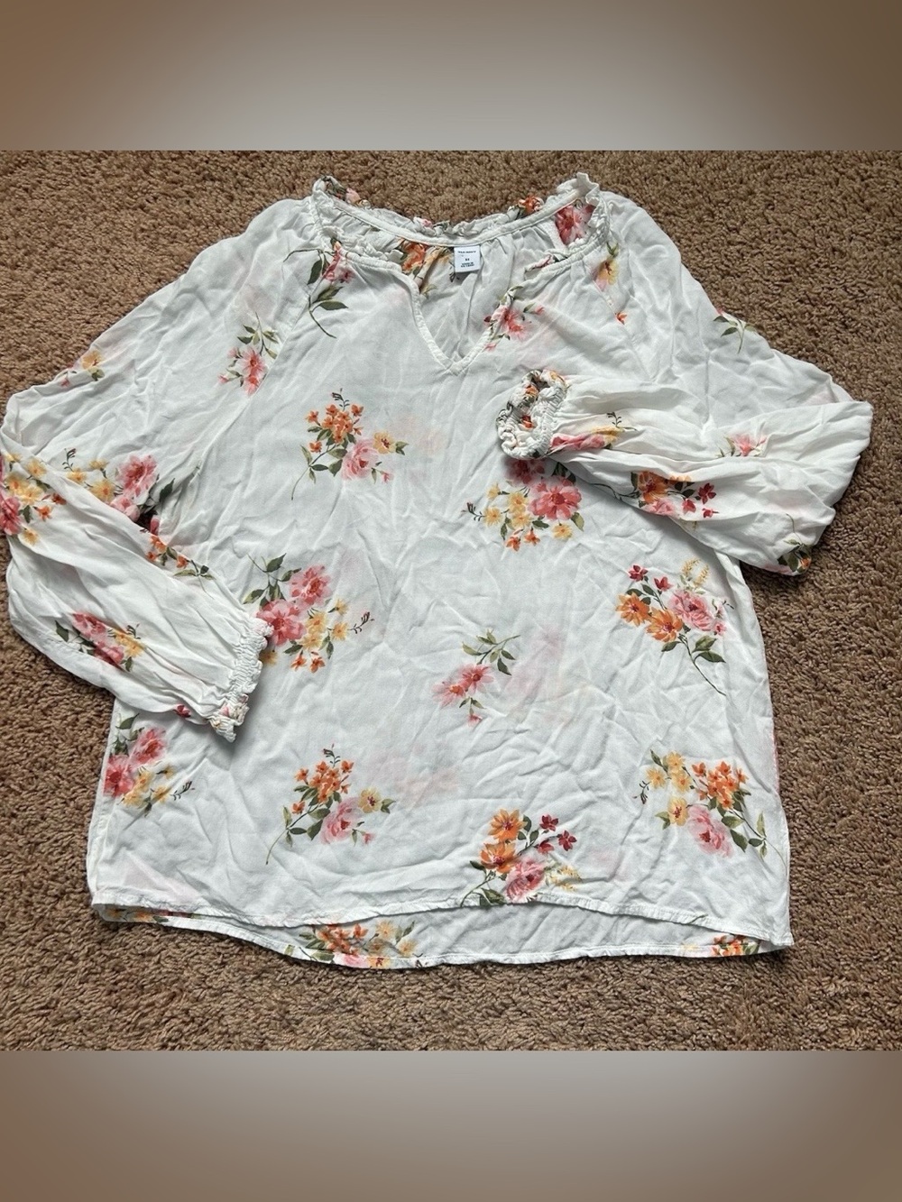 OLD NAVY FLORAL SPLIT NECK BLOUSE  XS FEMININE AIRY SOFT FLUTTER PEASANT GARDEN